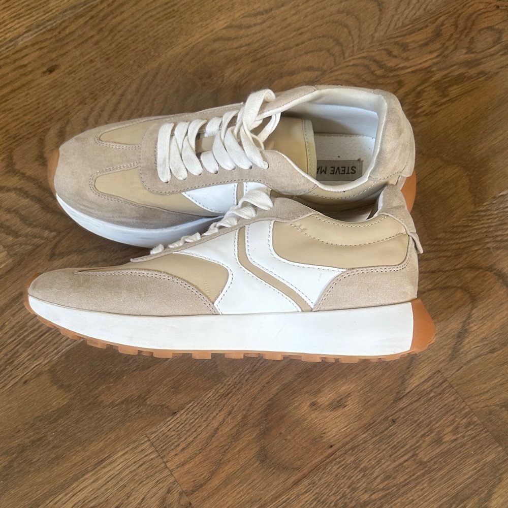 Steve Madden Tan and White Men's Sneakers